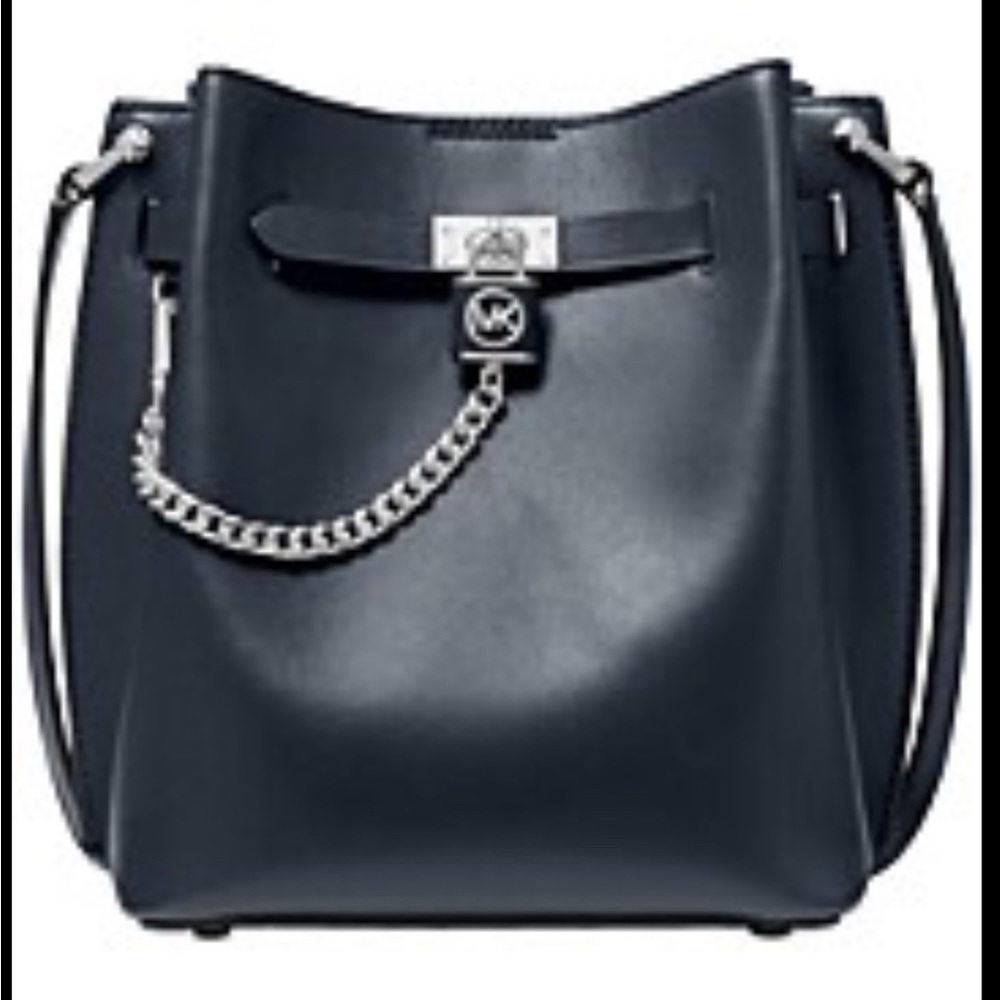 Michael Kors Hamilton Legacy Medium Messenger navy.